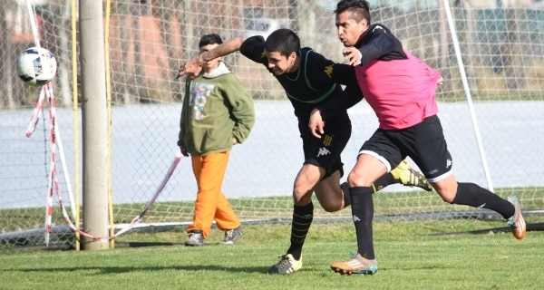 Amistoso en Teléfonos: Olimpo venció a Cipoletti 1 a 0