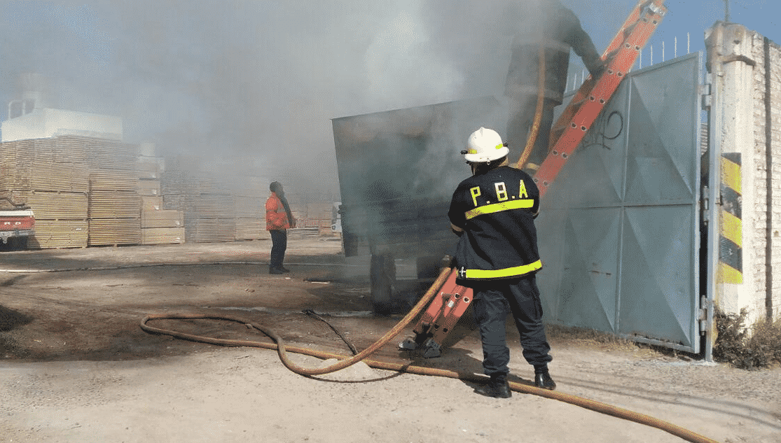 Incendio en una maderera