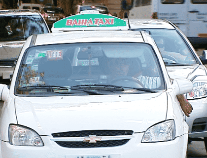 La cámara de taxistas y remises pidieron un aumento en la tarifa