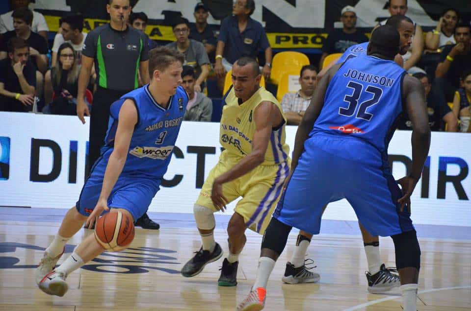 Whelan no sigue en Bahía Basket