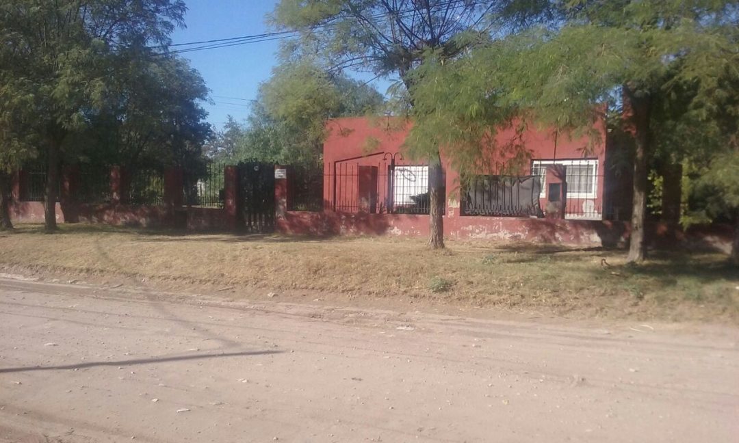 Se asustó cuando se quemaba su casa, quiso escapar, se chocó una pared y terminó internado