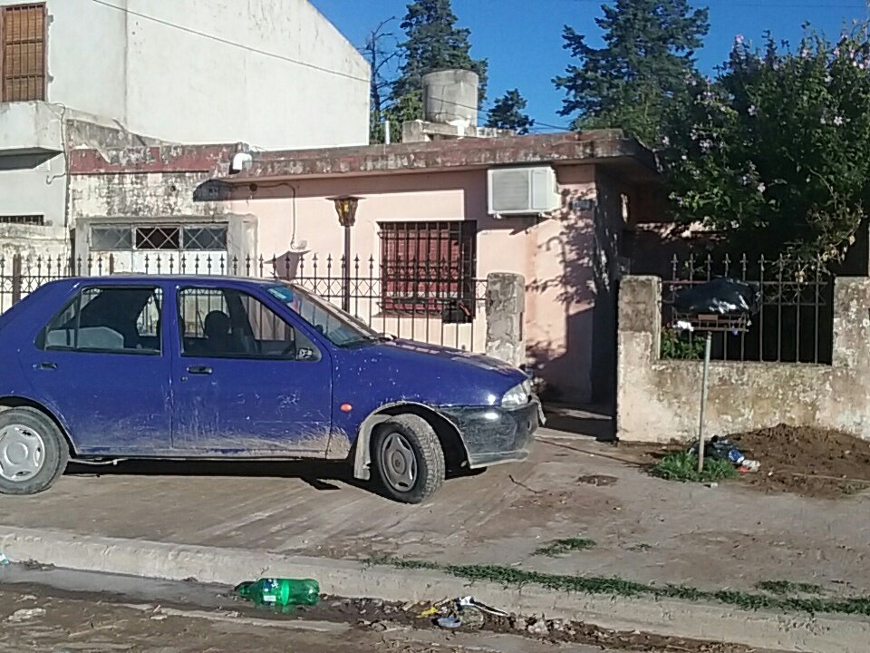 Se fue dos horas de su casa y le robaron $50.000 y electrodomésticos