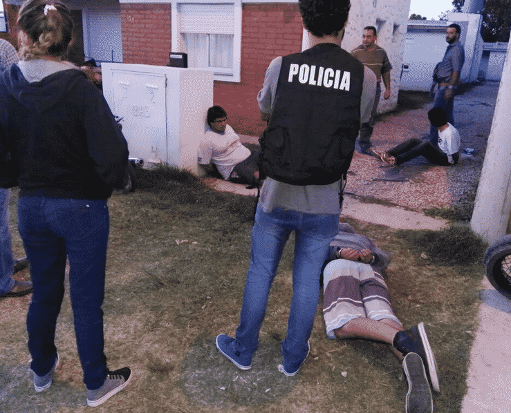 Detenidos con drogas en sendos allanamientos