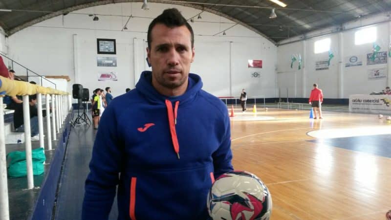 El entrenador de futsal campeón del mundo en Bahía