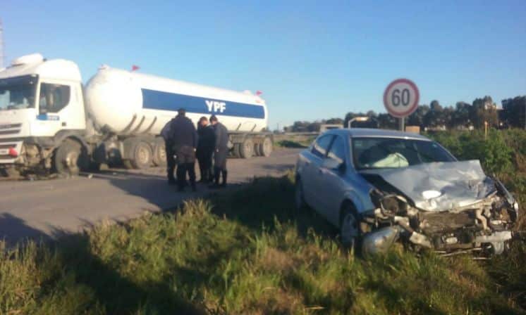 Un herido en un choque frontal contra un camión