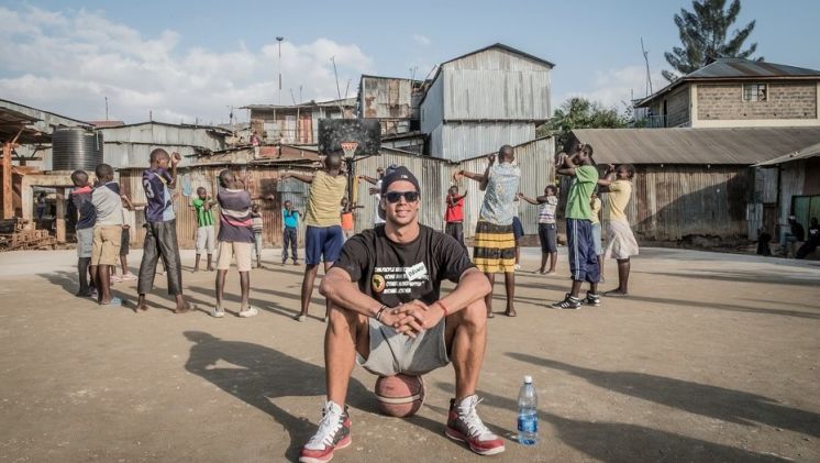 Bruno Cerella, entre el basquet y la ayuda social en África