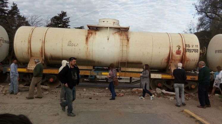 Descarriló un tren carguero en Villa La Arcadia