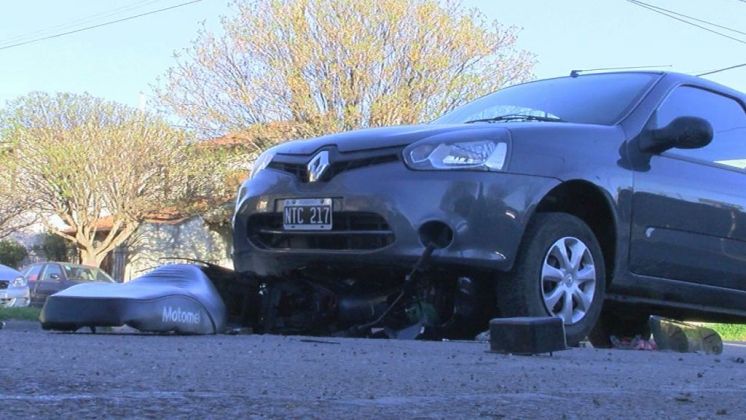 Un motociclita herido en un choque