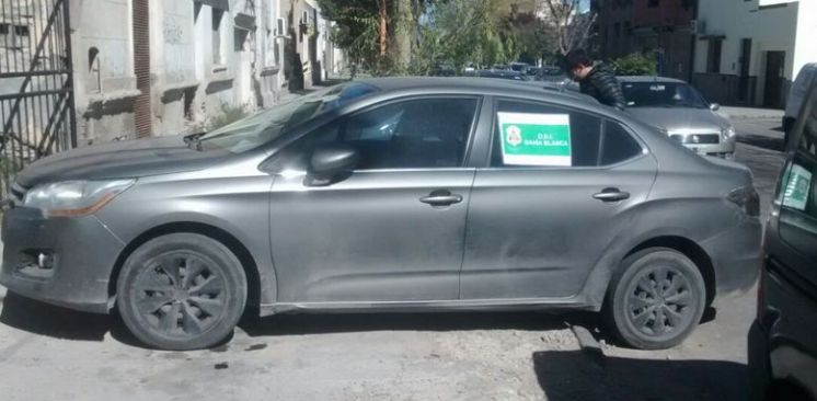 Otro auto robado en el Gran Buenos Aires apareció en Bahía