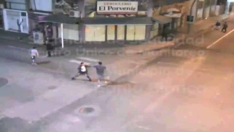 Noches violentas: a las trompadas en la calle