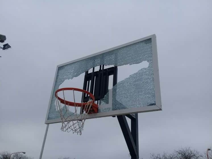 Destruyen la cancha de DUBA en el Parque Independencia