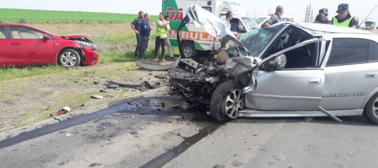 Tres heridos tras un fuerte choque frontal cerca de Cabildo