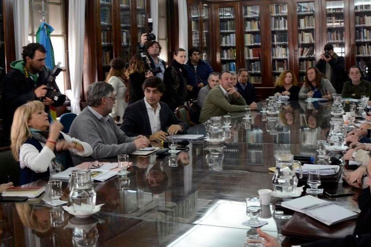 El gobierno llamó a los docentes a una reunión paritaria