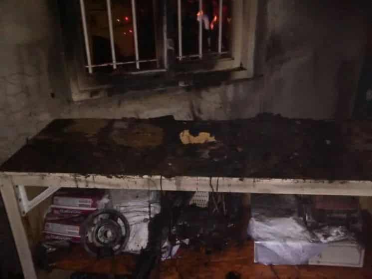 Los vecinos ayudaron a apagar el incendio de una casa