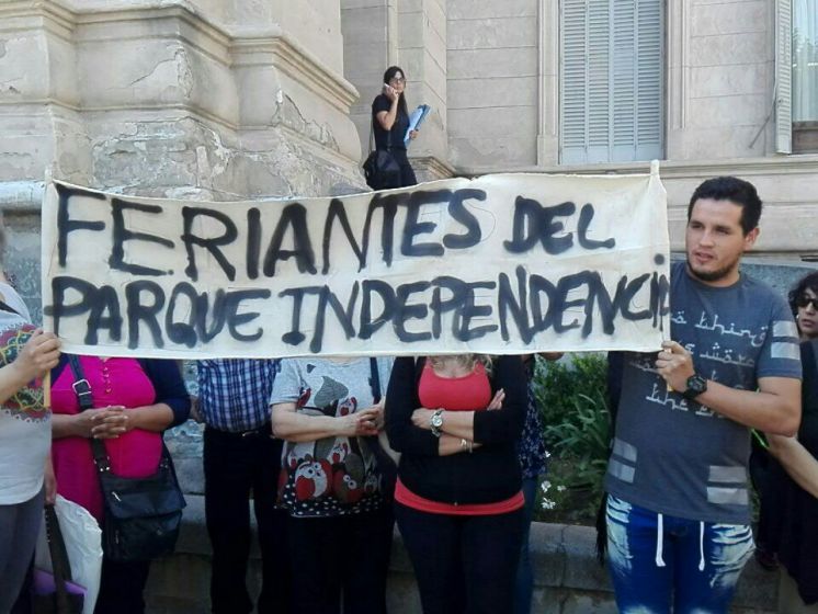 Protesta de los feriantes del Parque Independencia