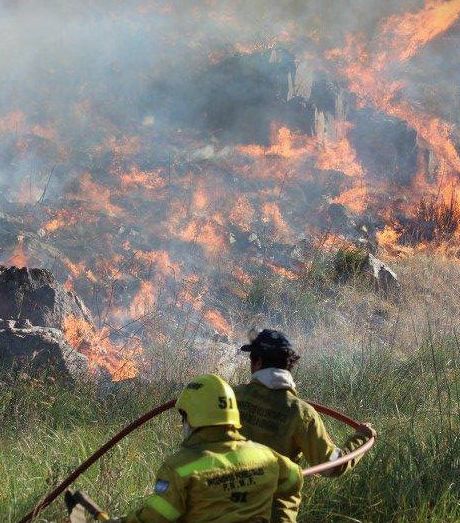 Primeras imágenes del incendio en Sierra de la Ventana