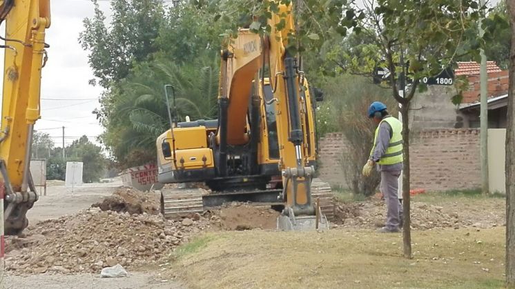 Tres barrios sin agua por un caño roto