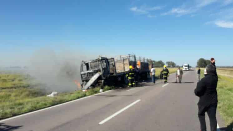 Se incendió un camión en la Ruta 3