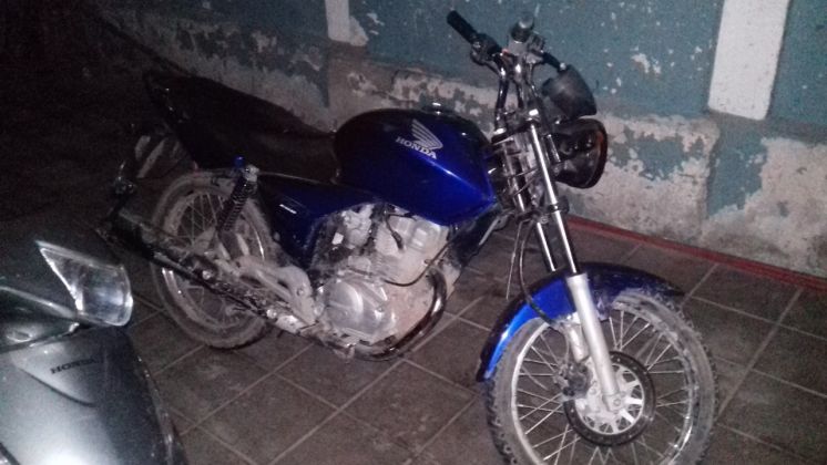 Protagonizó un accidente con una moto robada