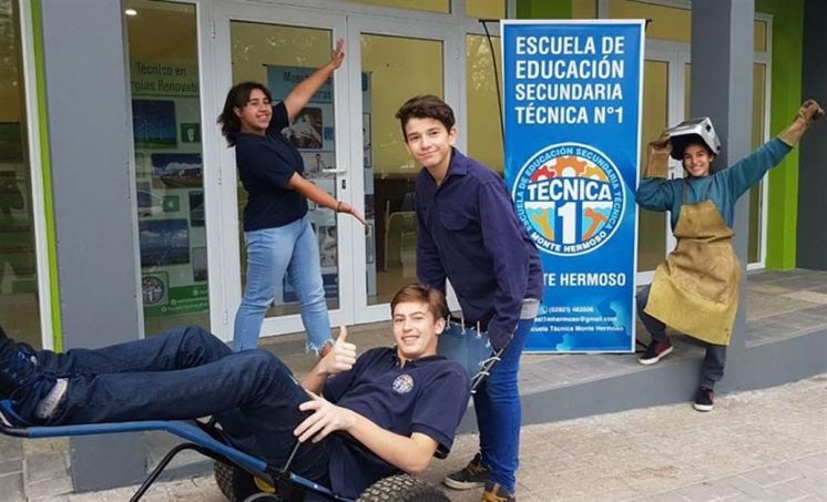 Monte Hermoso: crean silla de ruedas que anda en la arena