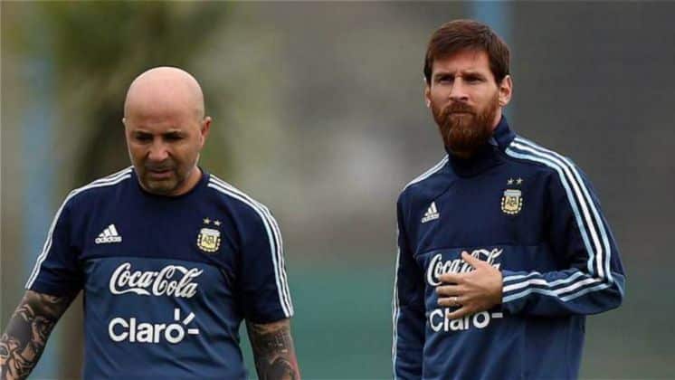 ¿Messi va de 9?