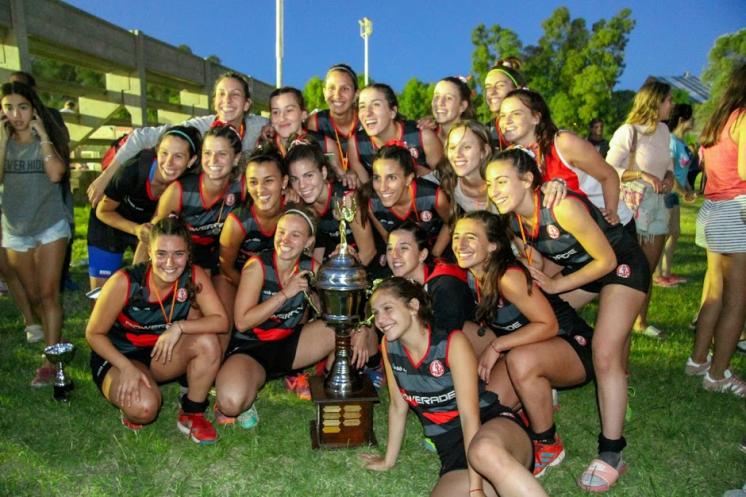 Uni y El Nacional los campeones en 1ra del hockey local