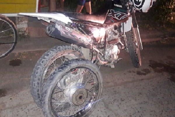 Murió el joven que se accidentó al chocar la puerta abierta de un auto