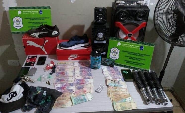 Buscaban armas y encontraron droga