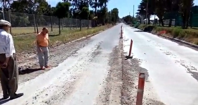 Vecinos de Nueva Belgrano indignados por la obra de asfalto