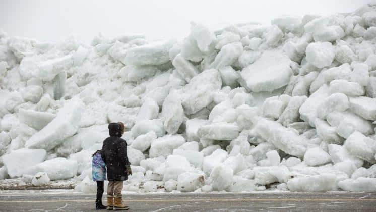 Impresionante “tsunami de hielo” en el río Niágara