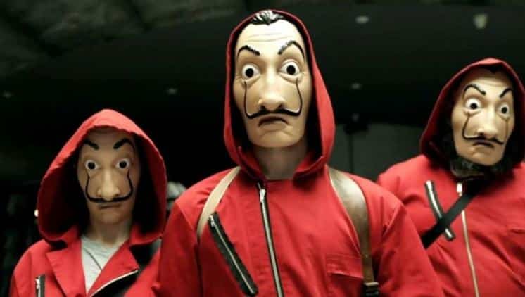 Con la máscara de la “casa de papel” asaltó un comercio