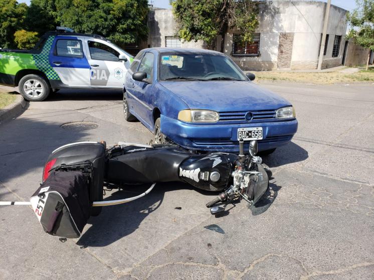 Motociclista herido tras chocar en Humboldt y Rosales