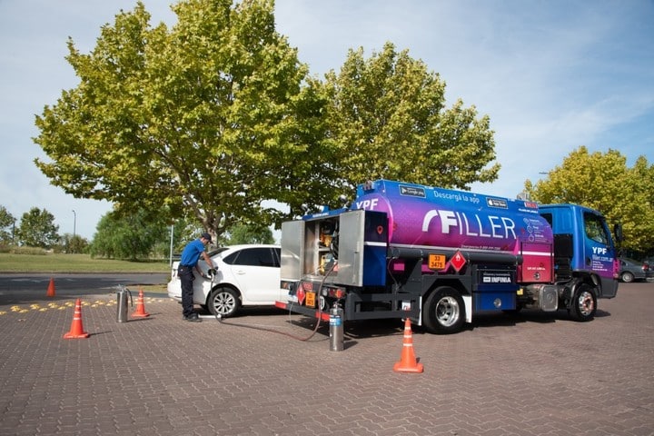 YPF lanzará un servicio de delivery de nafta a domicilio