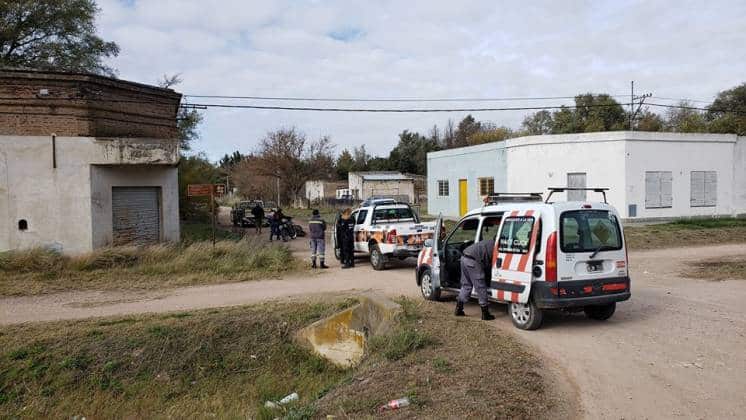 Lo multaron por arrastrar a un caballo muerto