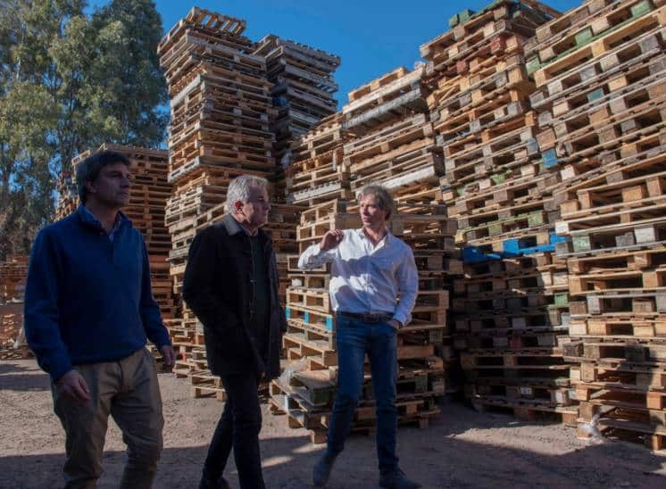 Gay visitó la primera empresa recicladora de Bahía Blanca