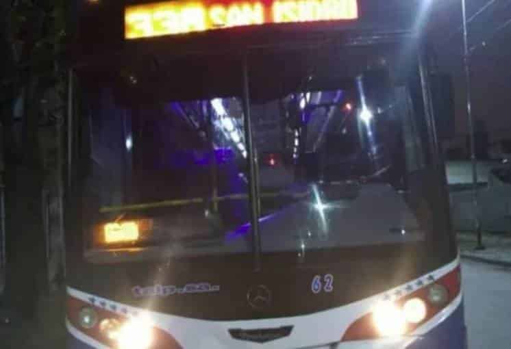 Le robó el bolso al chofer de un colectivo y murió aplastado por las ruedas