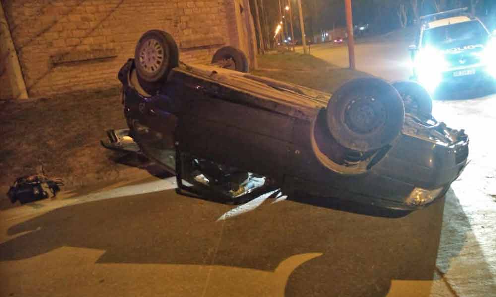 Dos accidentes en la madrugada, ambos manejaban alcoholizados