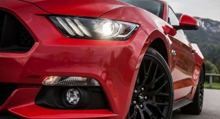 Llevó su Mustang al taller y el mecánico lo usó y se lo chocó