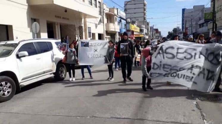 Quiso defender a su hermana de su novio golpeador y lo mataron a tiros