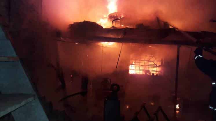 Un incendio destruyó un taller en Estados Unidos 142