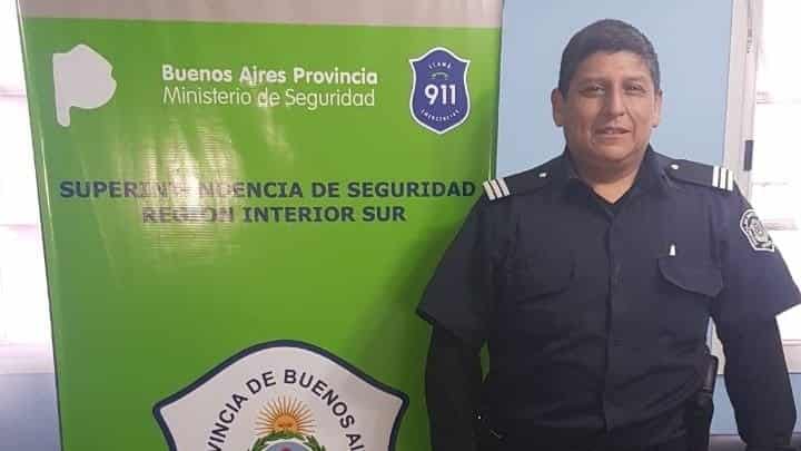 Es policía y por una horas también fue partero