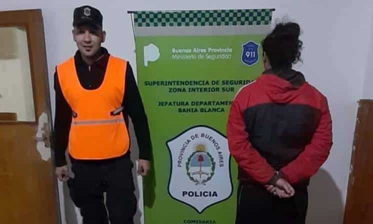 Apuñaló a su vecino porque su perro pitbull mordió a su hijo