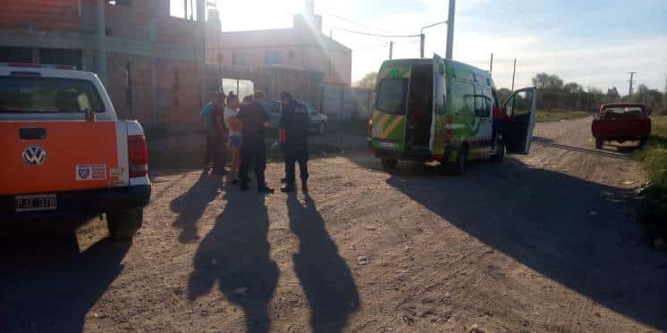 Un motociclista herida tras ser embestido por un auto