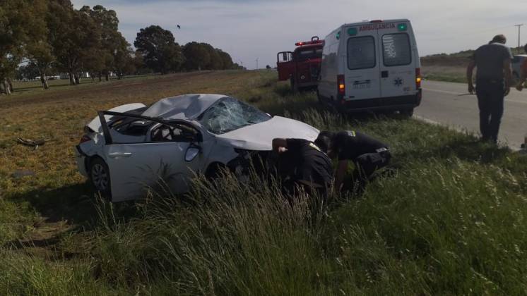 Murió una mujer de 81 años en un vuelco en la ruta 51