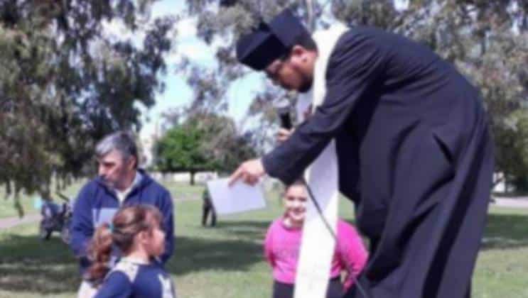 Archivo: el padre Mauro hablando de abusos, ahora fue denunciado por una joven