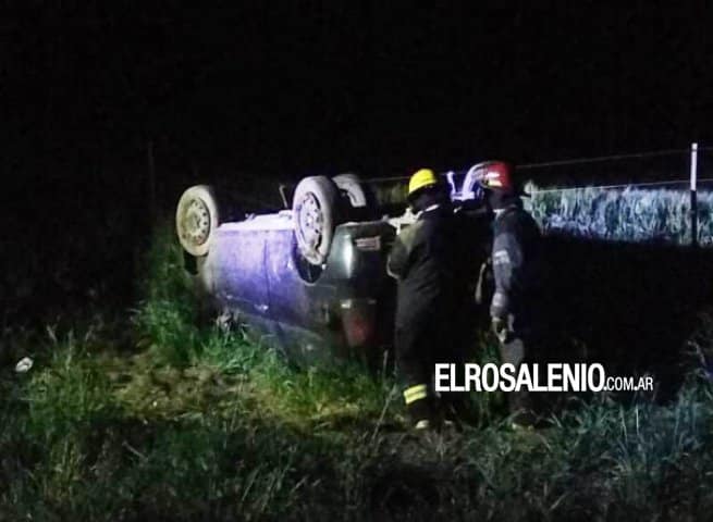 Una pareja bahiense volcó cuando volvía de Pehuen Có