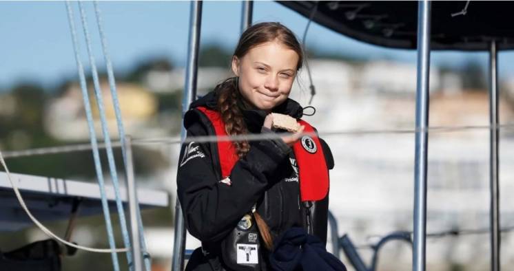 Tras 20 días en barco, la activista adolescente Greta Thunberg llegó a Lisboa y viajará a la cumbre del clima en Madrid