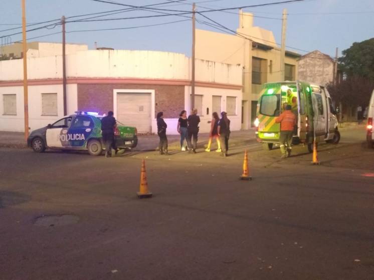 Dos personas hospitalizadas tras caer de una moto