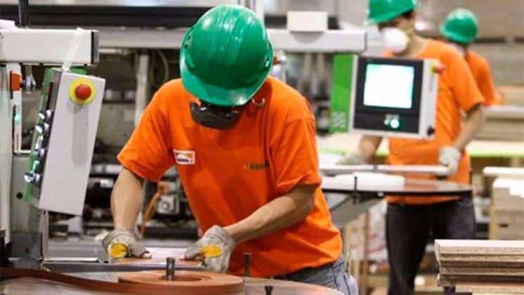 La industria pyme cayó 10,8% en agosto, pero se insinúa una recuperación