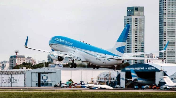 Aerolíneas confirmó nuevos vuelos especiales a Miami y Madrid